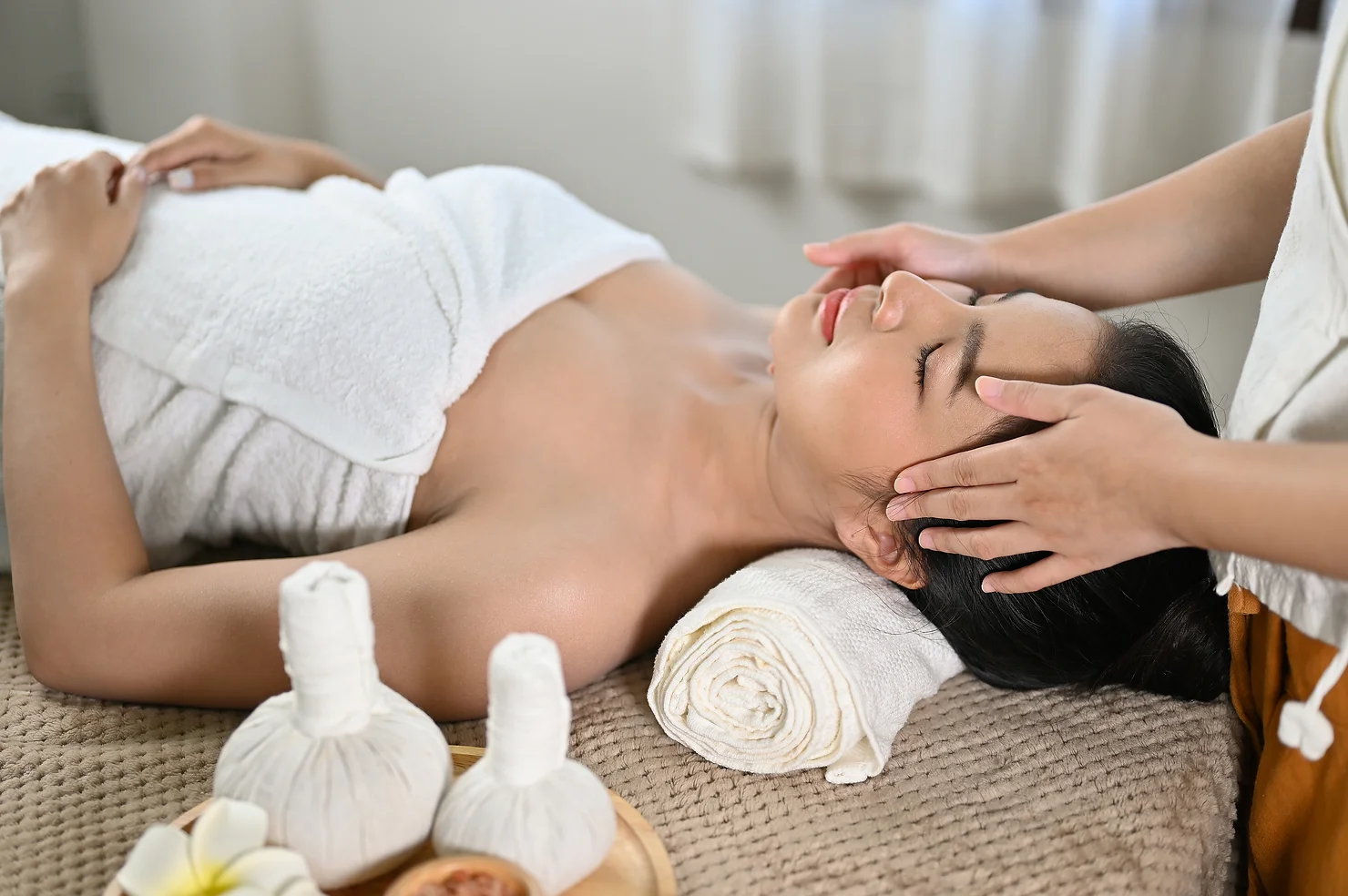 Thai body massage at Ashlee Spa