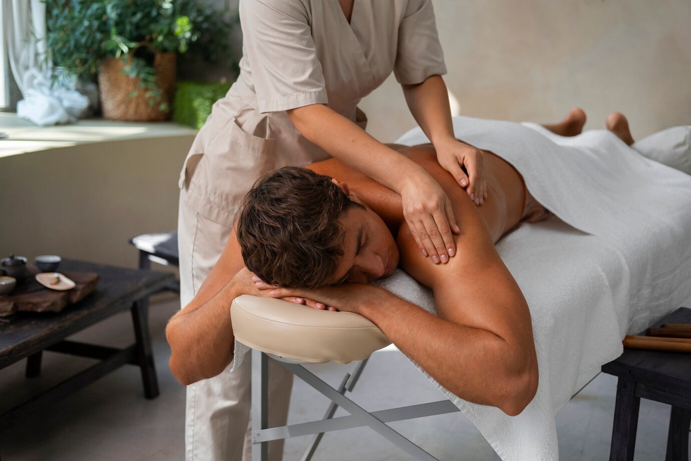 Balinese body massage at Ashlee Spa